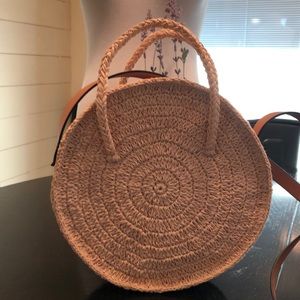 H&M round straw purse, new never carried